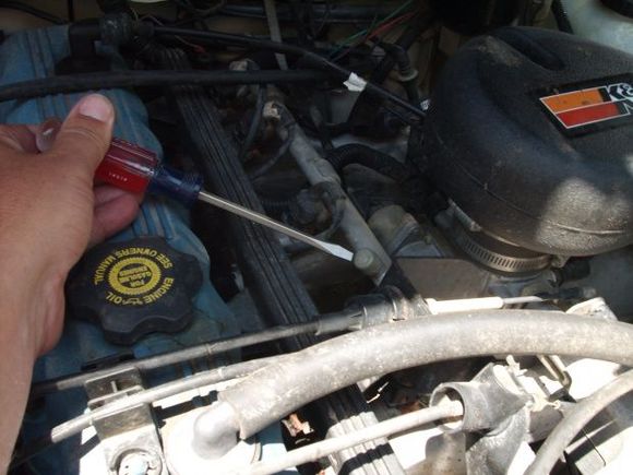 fuel pressure test port cap on