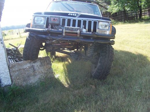 Decent flex. Need something a little taller, just another 9 inches or so and I could flex it all the way.