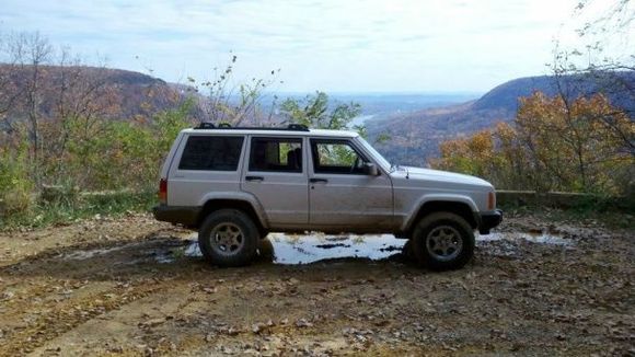 01 xj 2in bb 235/75/15's