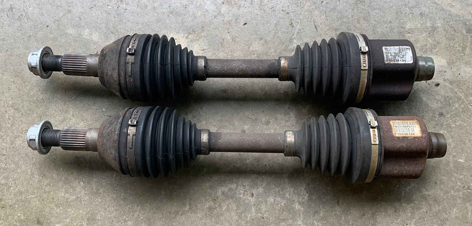 Drivetrain - 2008-2010 SS Auto Axles - Used - 2008 to 2010 Chevrolet HHR - Woodlawn, IL 62898, United States