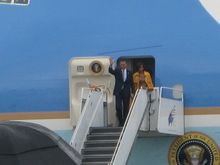 Obamas4 27 11