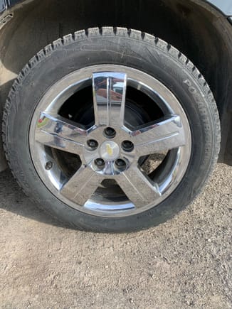 Like these 2LT chrome over plastic 17 inch rims? 