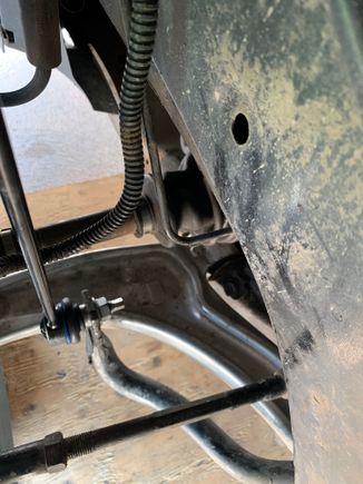 They fit and are not clunking at all. 
Yes the Moog K750012 links do have a grease zerk at each end