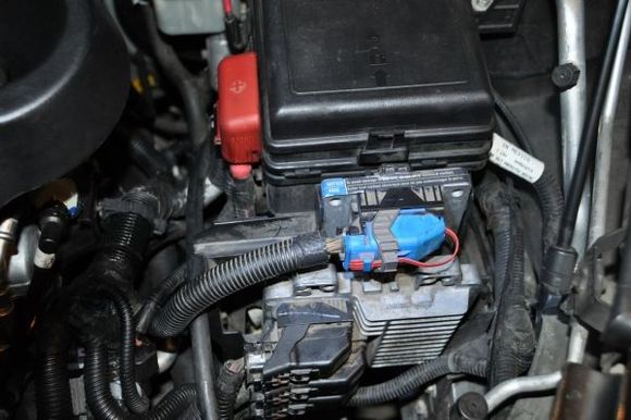 The TCM and ECM live in this bracket, 