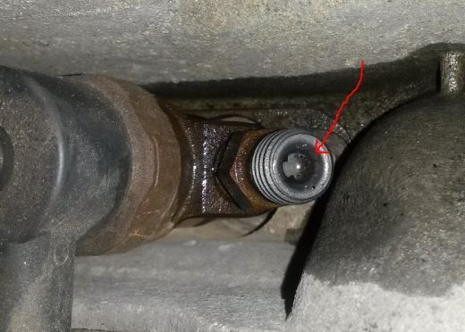 Injector destroy by metal parts from lift pump