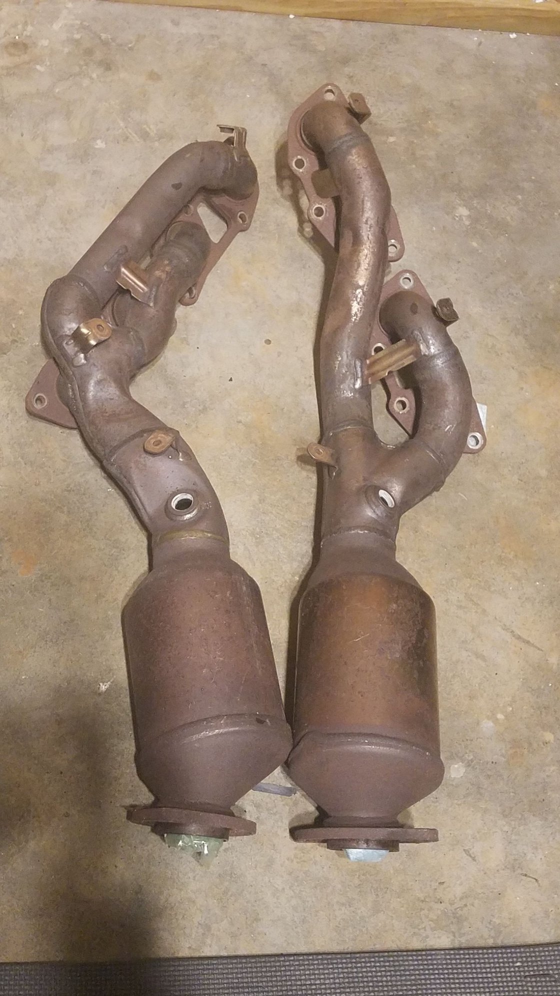 Engine - Exhaust - ISF 08-14 OEM exhaust manifold / header. - Used - 2008 to 2014 Lexus IS F - Marietta, GA 30066, United States