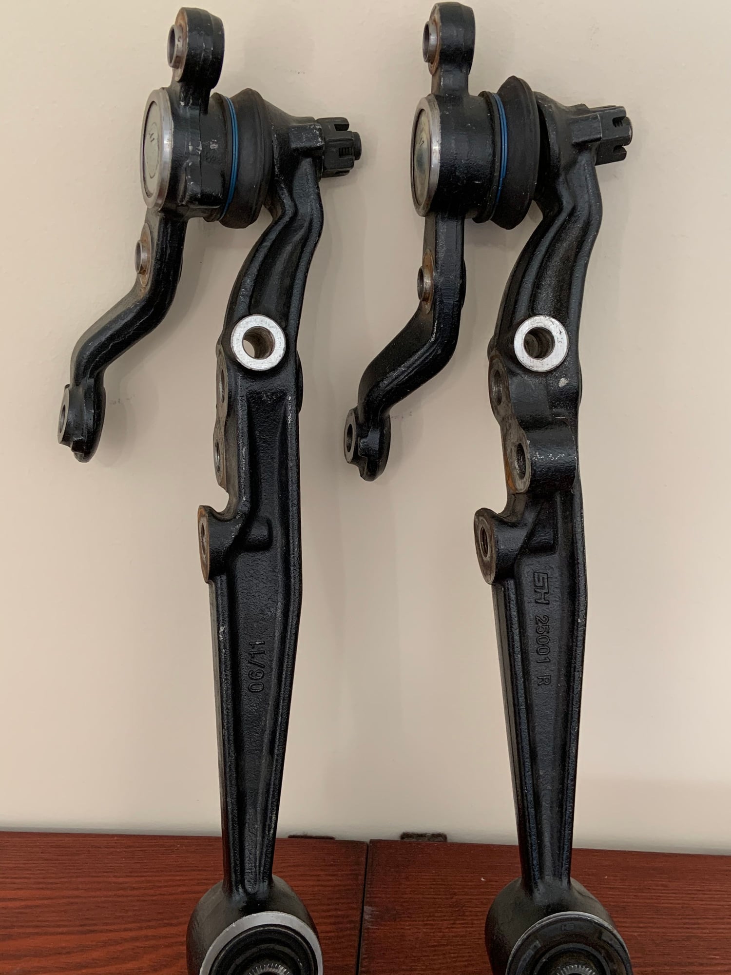 Steering/Suspension - Struts and lower control arm/ball joints for SC430 - Used - 2004 to 2012 Lexus SC430 - Atlanta, GA 30301, United States