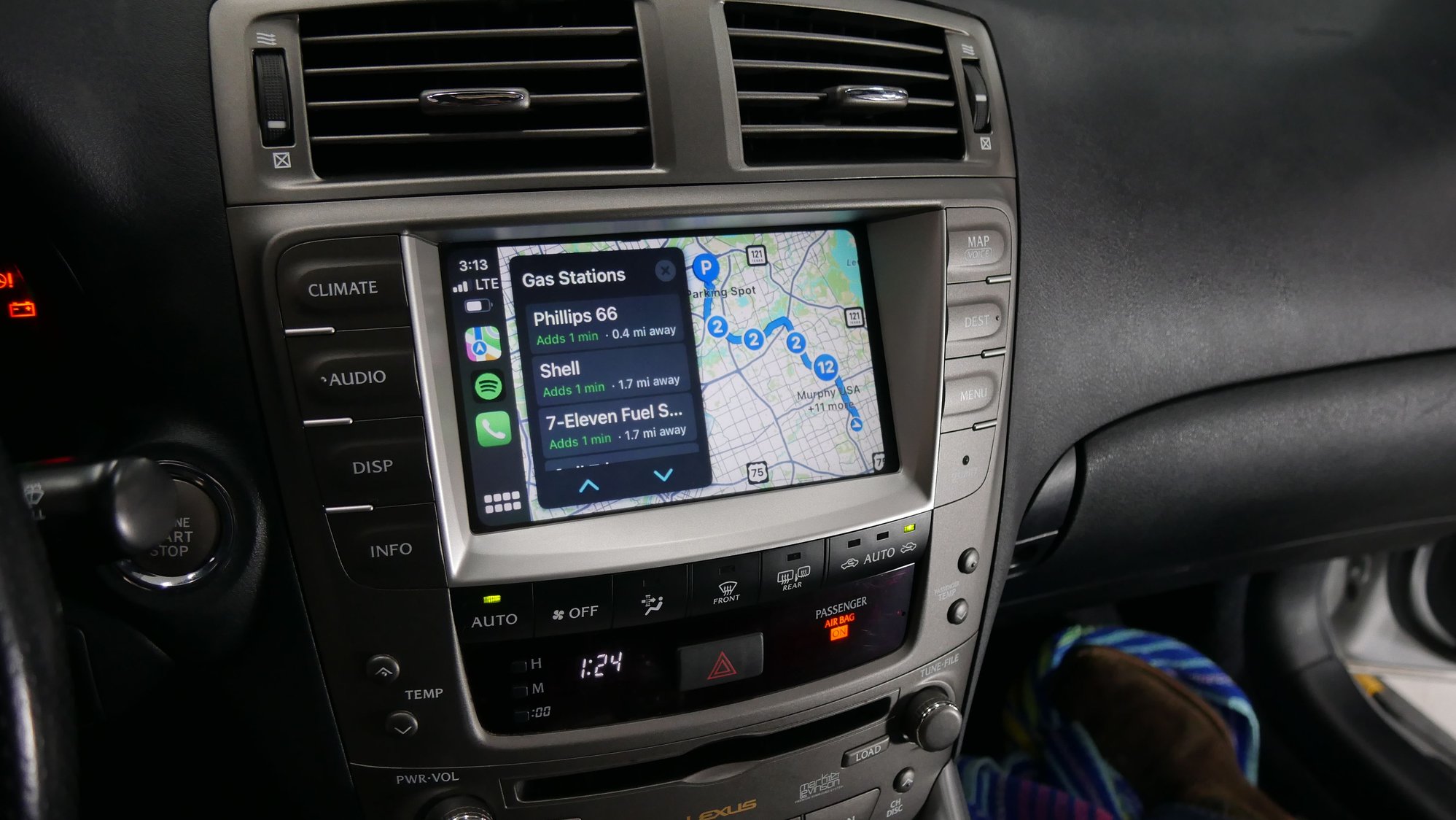 Apple Maps with CarPlay on Lexus IS stereo using GROM VLine VL2 system