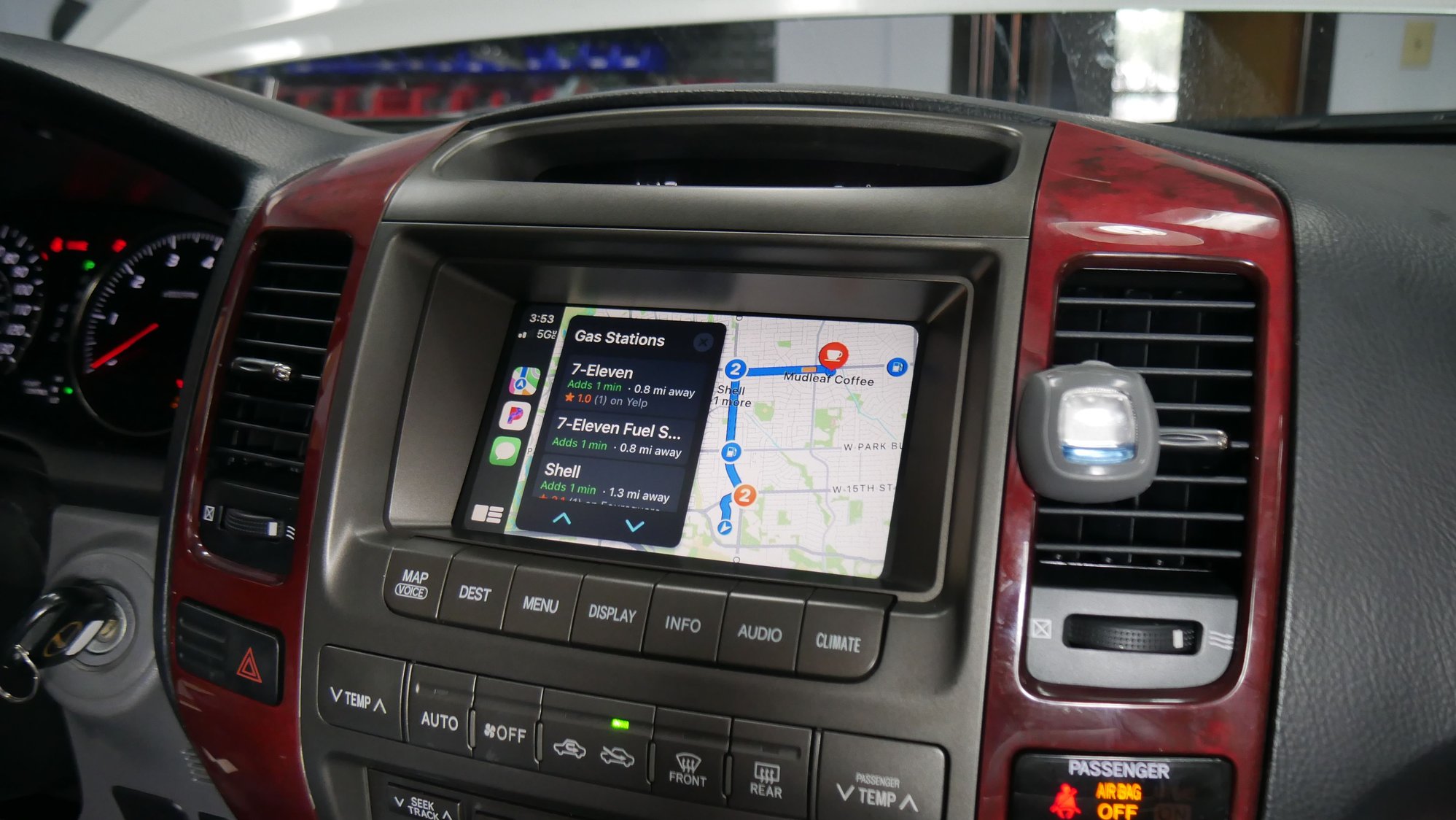 Apple Maps on Lexus car stereo using GROM VLine VL2 system