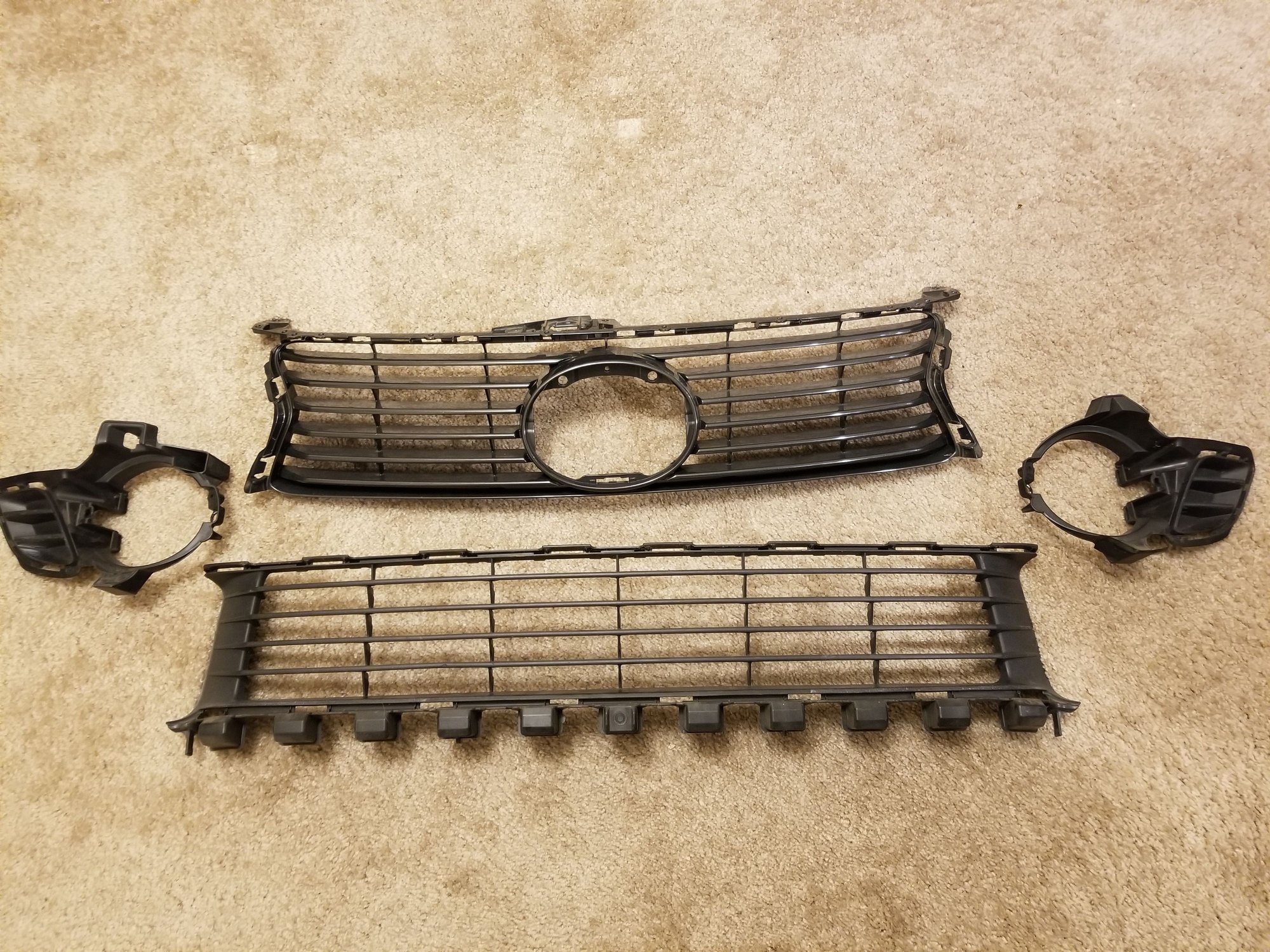 Exterior Body Parts - 2013-2015 Lexus GS Upper Grill, Lower Grill, fog light Grills - Used - 2013 to 2015 Lexus GS350 - 2013 to 2015 Lexus GS450h - Alexandria, VA 22043, United States