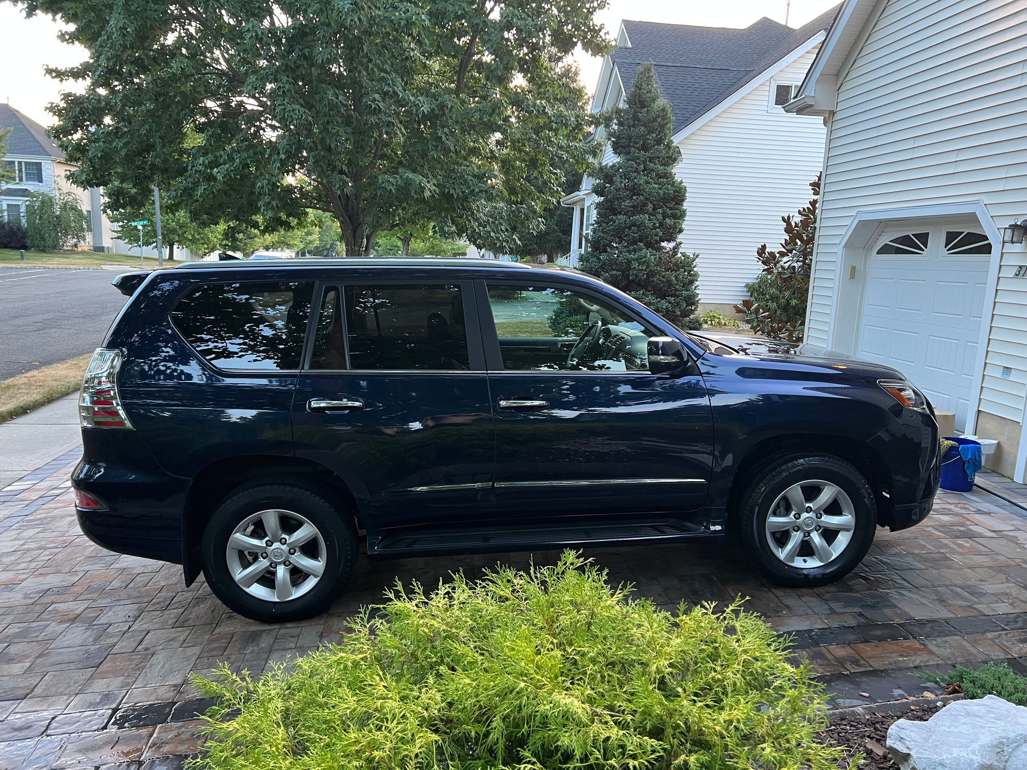 2018 Lexus GX460 - 2018 Lexus GX460 - Nightfall Blue on Sepia - 20K Miles / One Owner / No Accidents - Used - VIN JTJBM7FX3J5206280 - 20,150 Miles - 8 cyl - 4WD - Automatic - SUV - Blue - East Brunswick, NJ 08816, United States