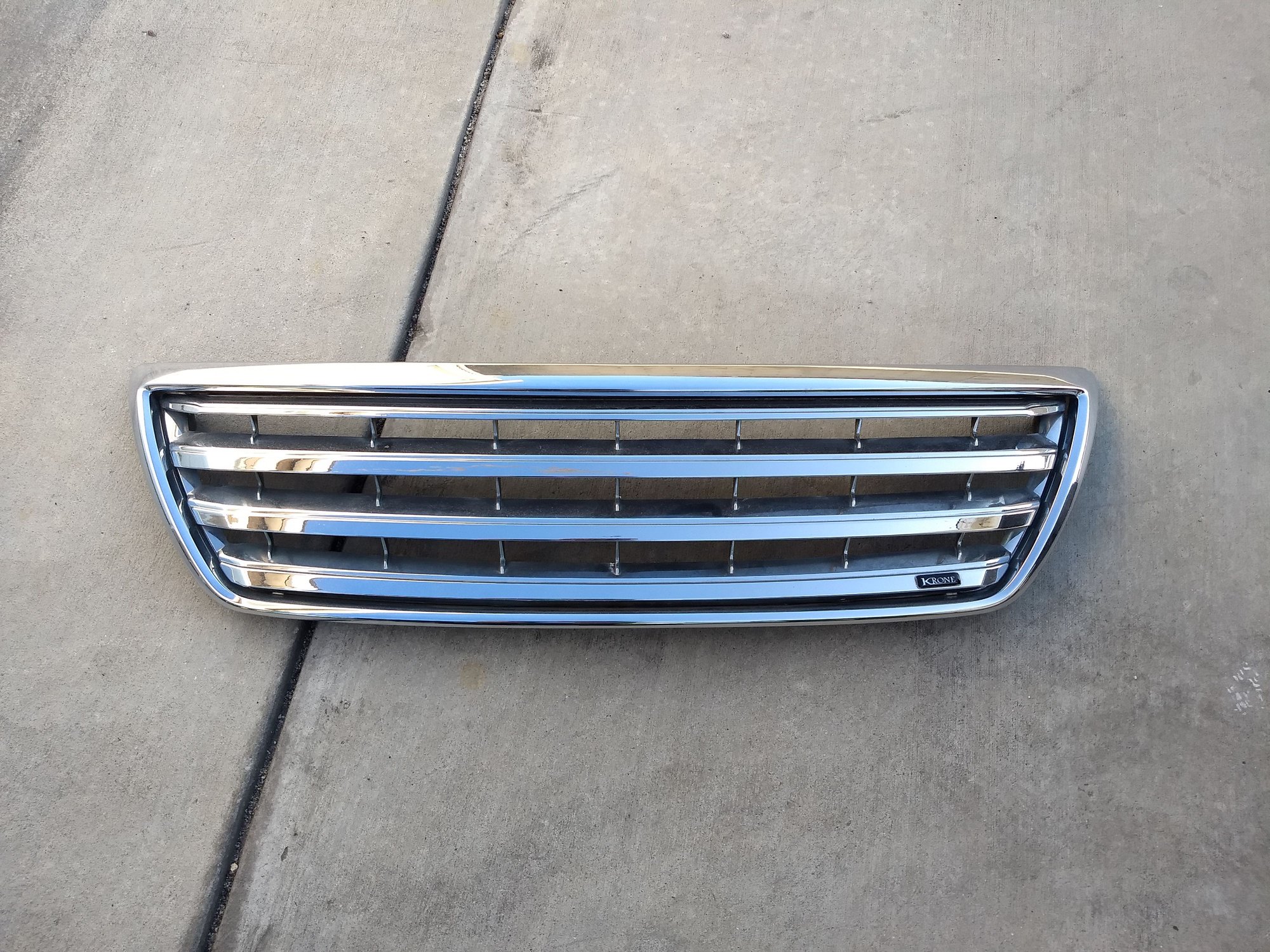 Exterior Body Parts - 04-06 Lexus LS430 front grill badgeless RARE big spokes - Used - 2004 to 2006 Lexus LS430 - Rosemead, CA 91770, United States