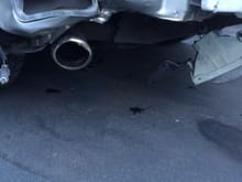 L tail pipe smashed.