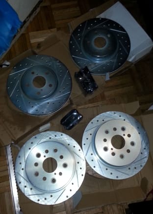 R1 concepts drilled slotted rotors and ceramic pads