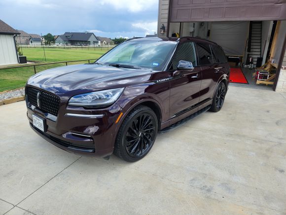 Got to work on a Lincoln Aviator today.

Holy MB interior design cues batman