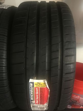 New Michelin Pilot Supersport tires for front 235/35R19
