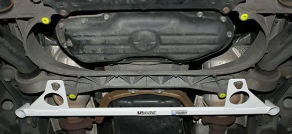 Front UltraRacing lower brace