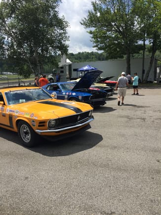 These cars are owned and raced by the Montreal Mustang Club...we gave CMOC a pump!!😎