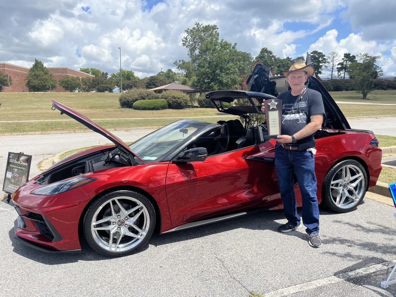 Surprise! This Corvette Wins The 2002 Vs 2018 Showdown! - 7f5hrjj