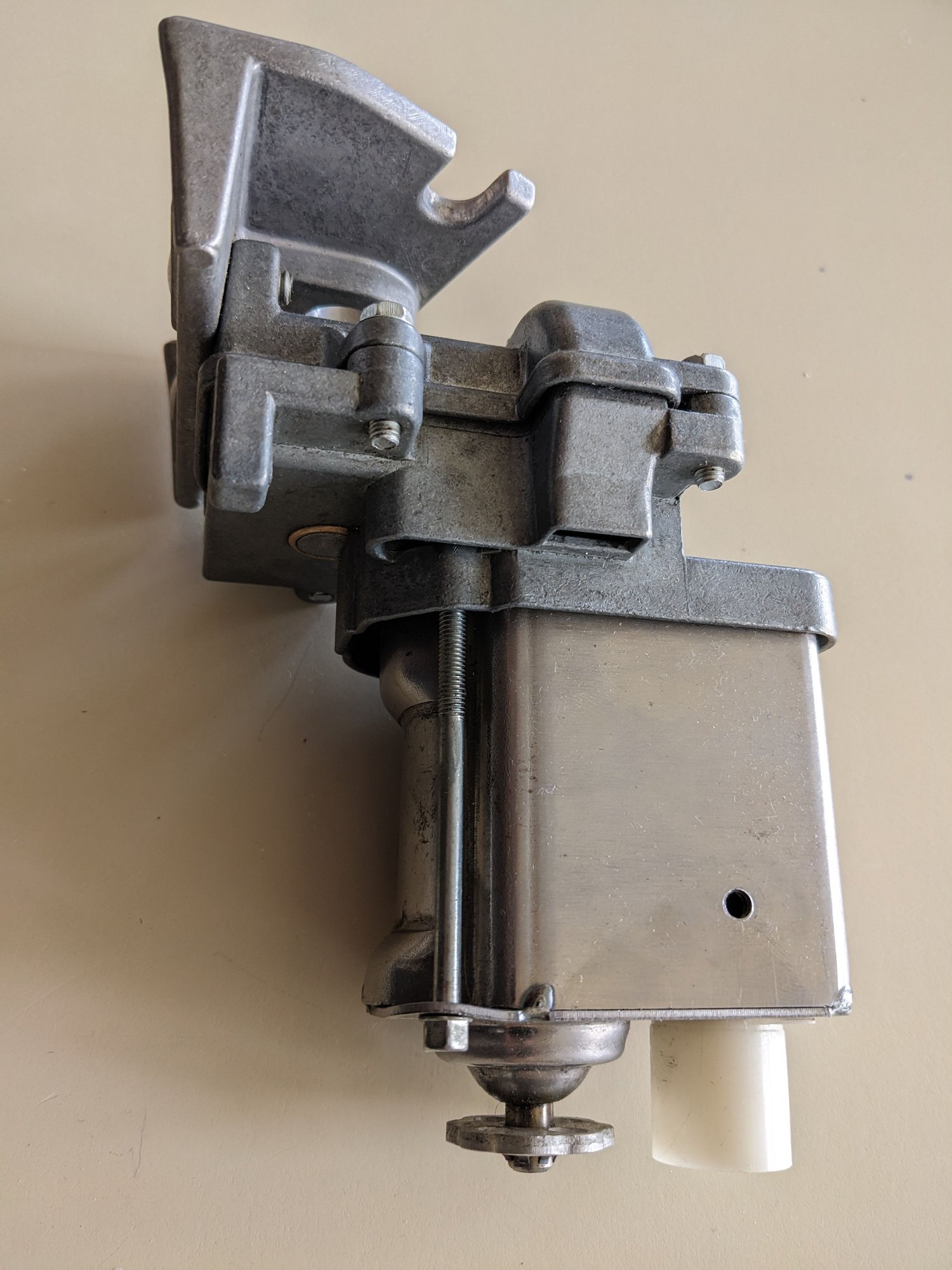 FS (For Sale) Drivers side C2 headlight motor new CorvetteForum