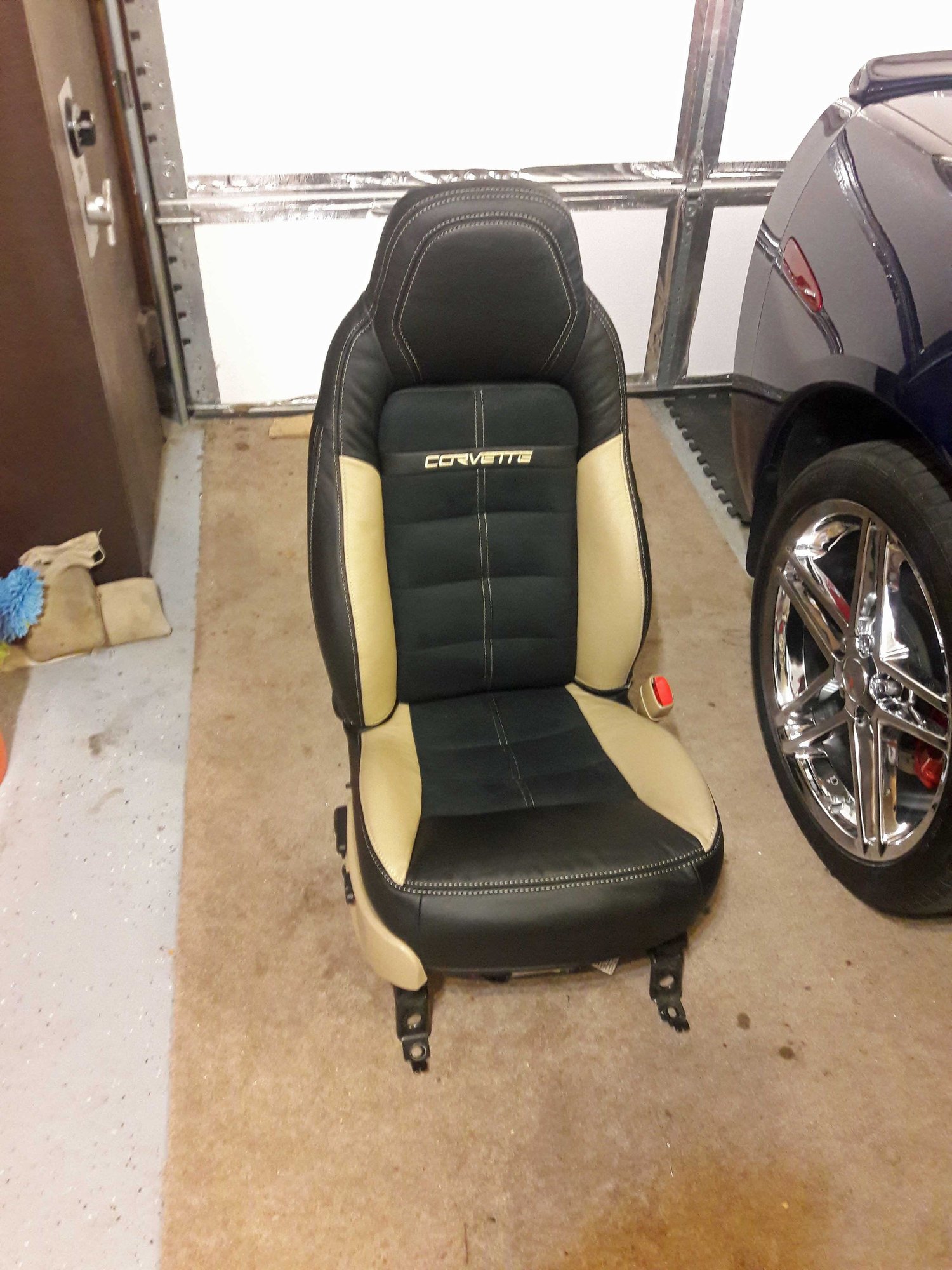 NEW OEM Ford F2TZ9E926E Throttle Body 19921996 4.9L