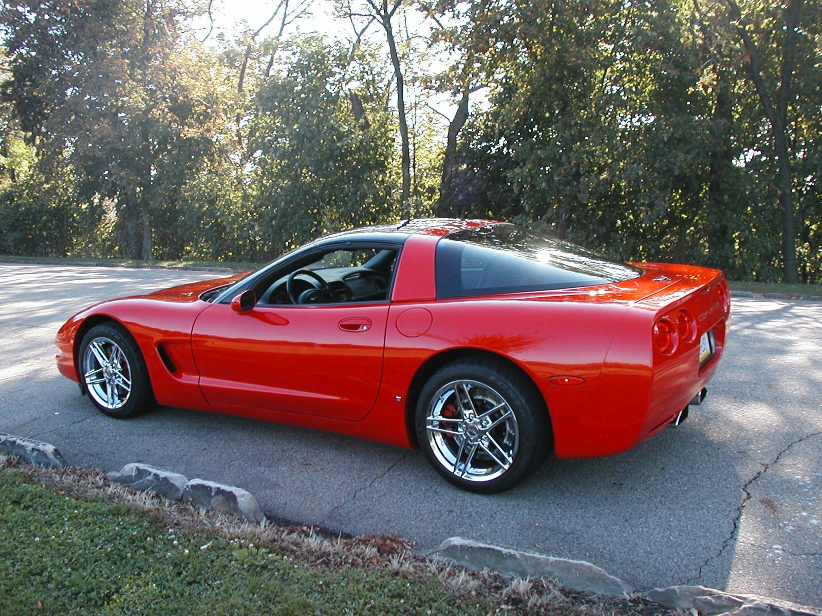 Z06 sizes. With stock tires. C6- style. 18&19