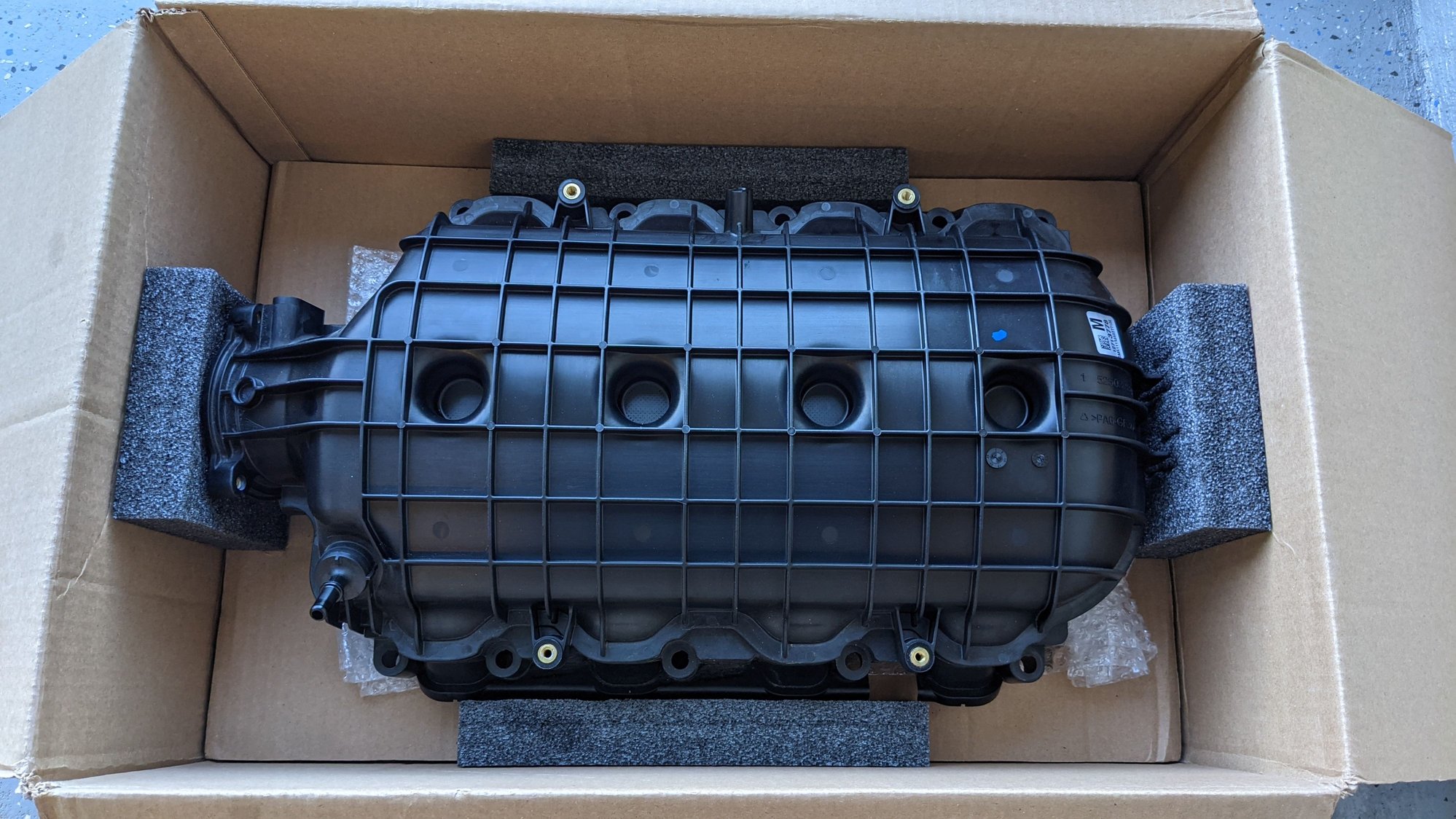 FS (For Sale) C8 LT2 intake manifold & throttle body (stock
