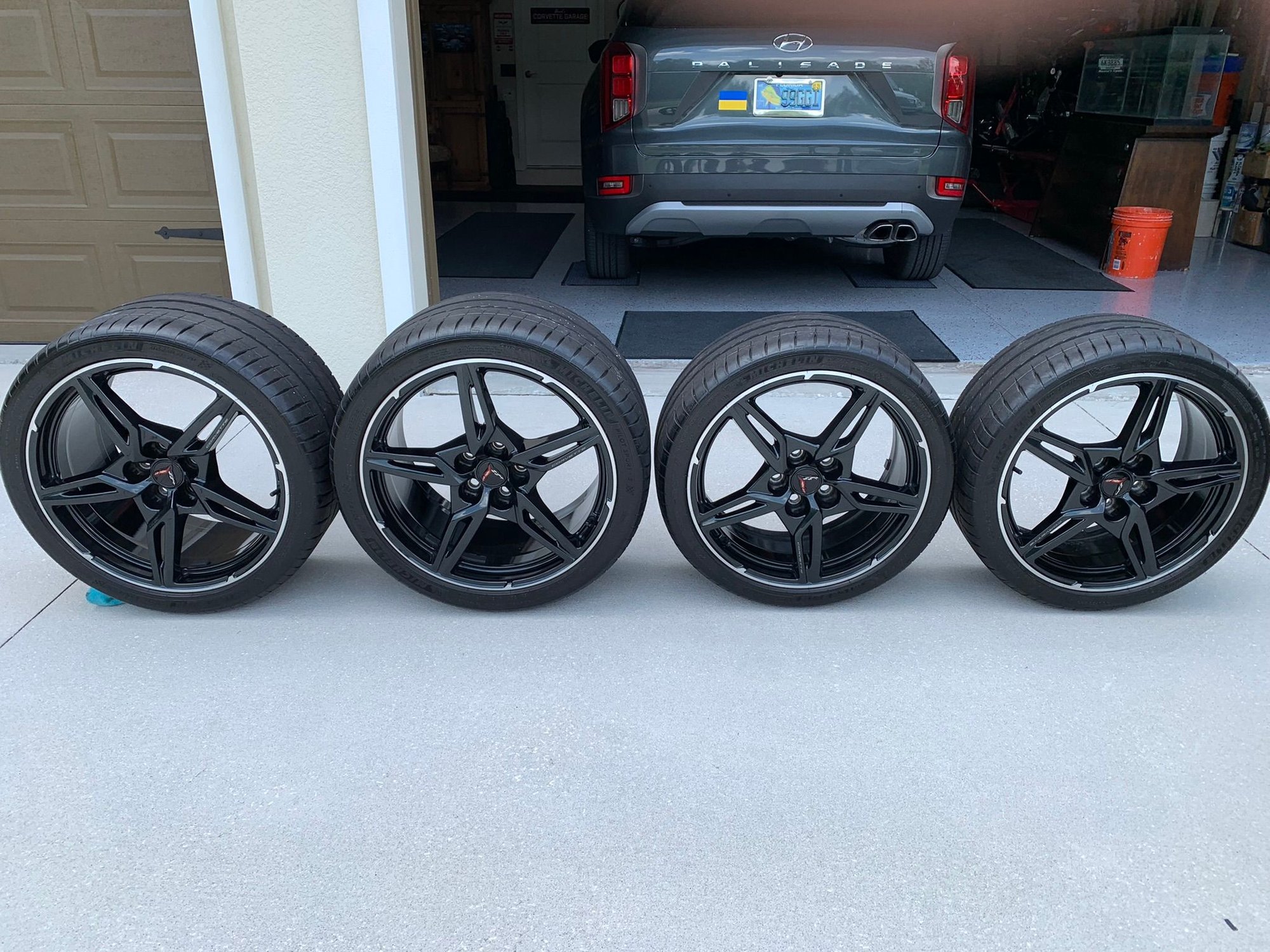 FS (For Sale) C8 Corvette complete set of wheels,tires,caps,sensors ...