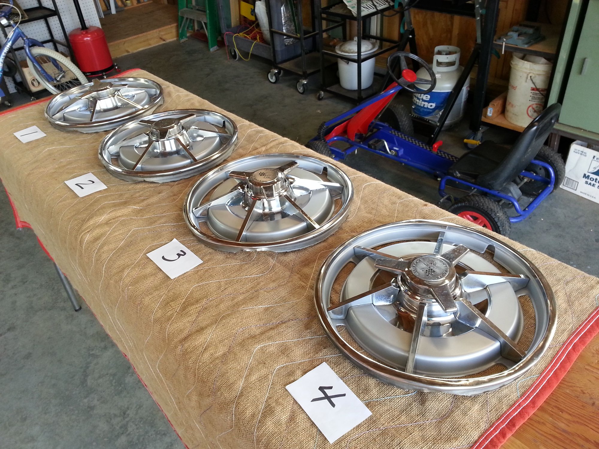 FS (For Sale) 1963 hubcaps CorvetteForum Chevrolet Corvette Forum