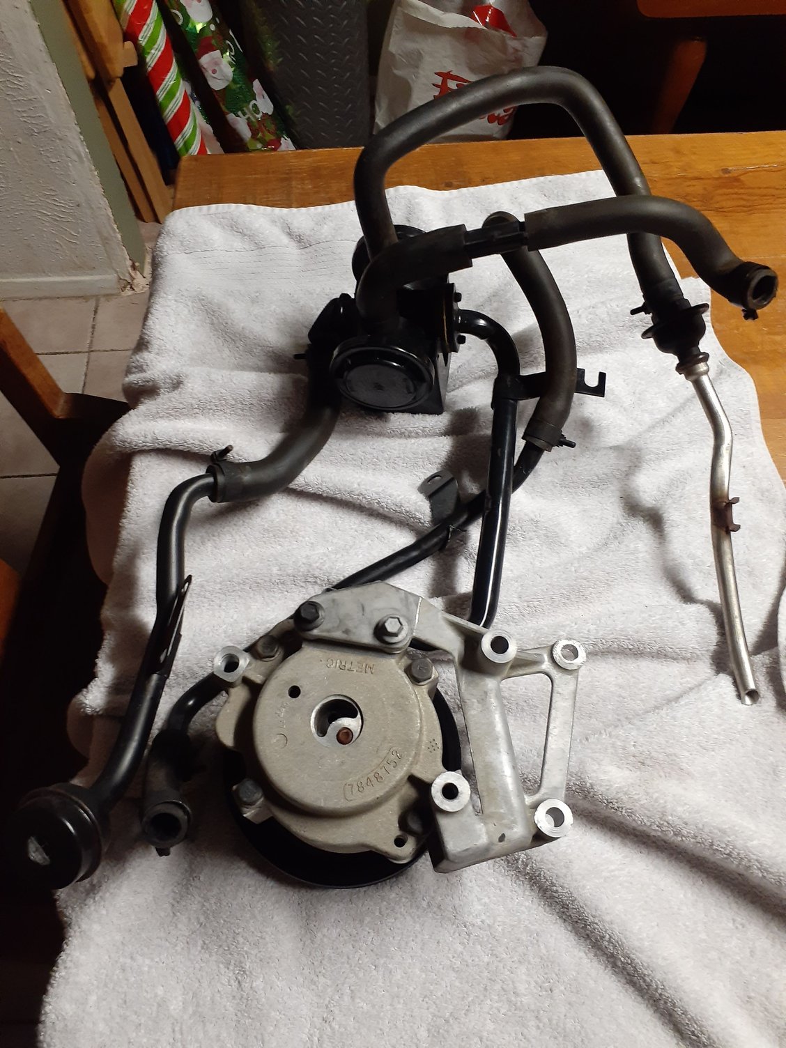 FS (For Sale) 1988 1991 OEM smog pump, bracket, pulley froma 1990 under 10k mile vette