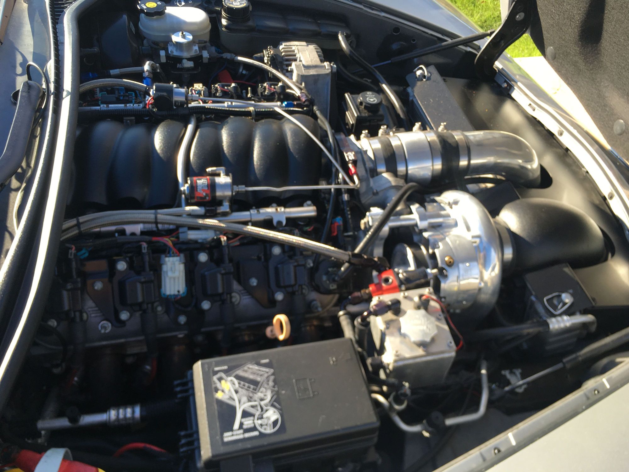 Nitrous outlet big shot wet kit with stand alone fuel cell