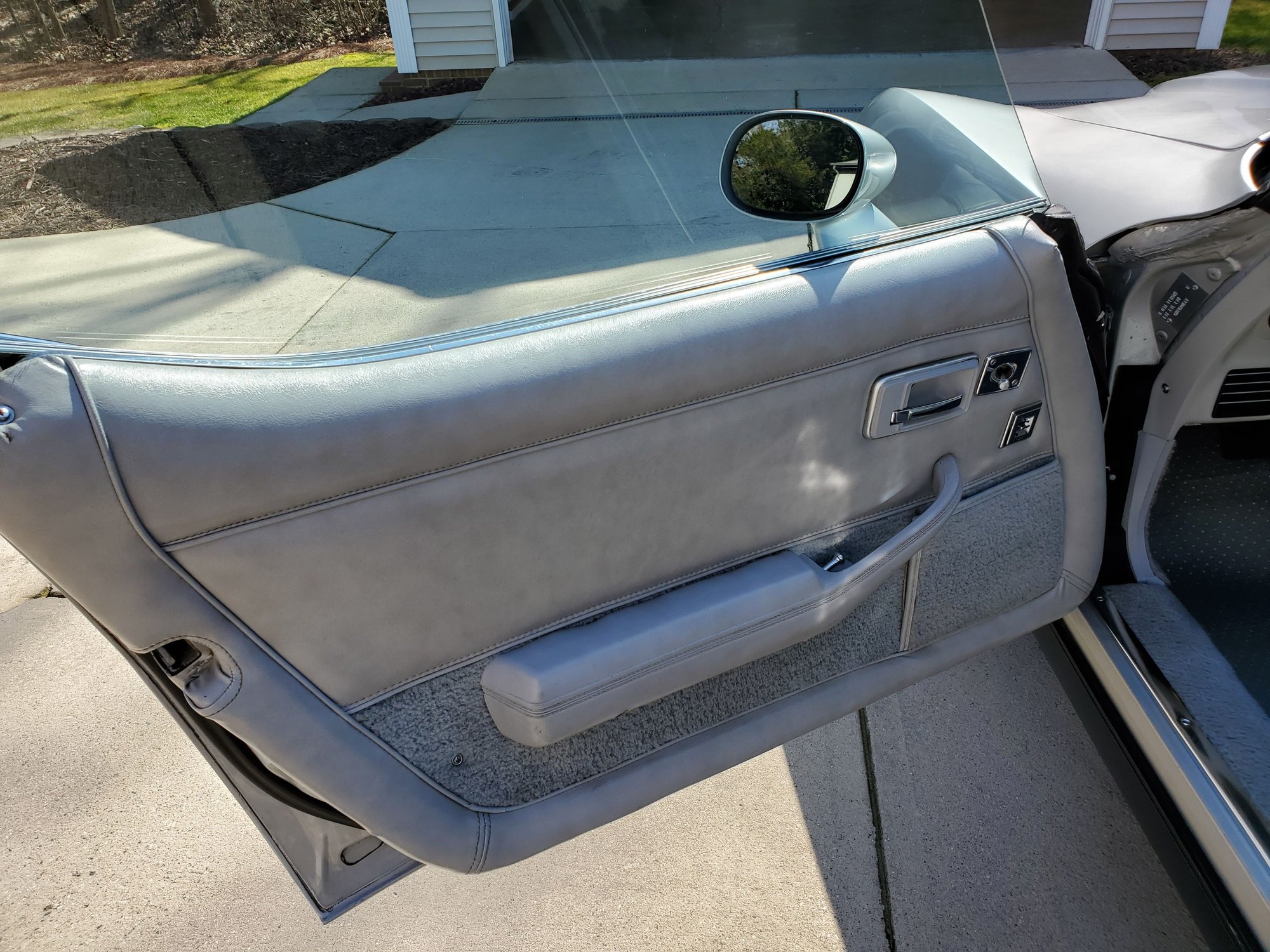 82_vett_drivers_door_panel_1ec91142c49a74cc4cbd63505b254fef9b439ca2.jpg