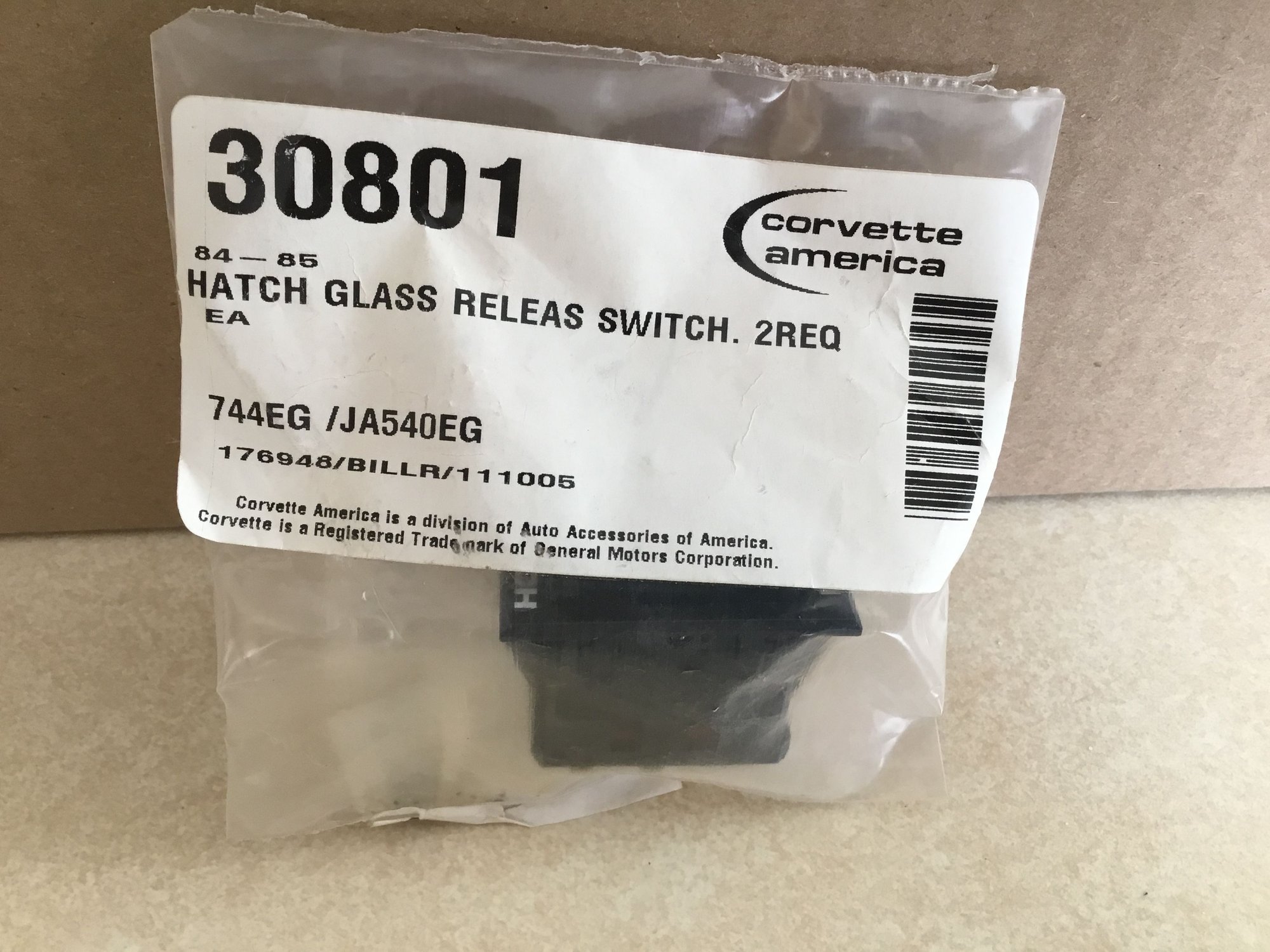 FS (For Sale) 8485 Door Panel Rear Hatch Release Switch (NOS