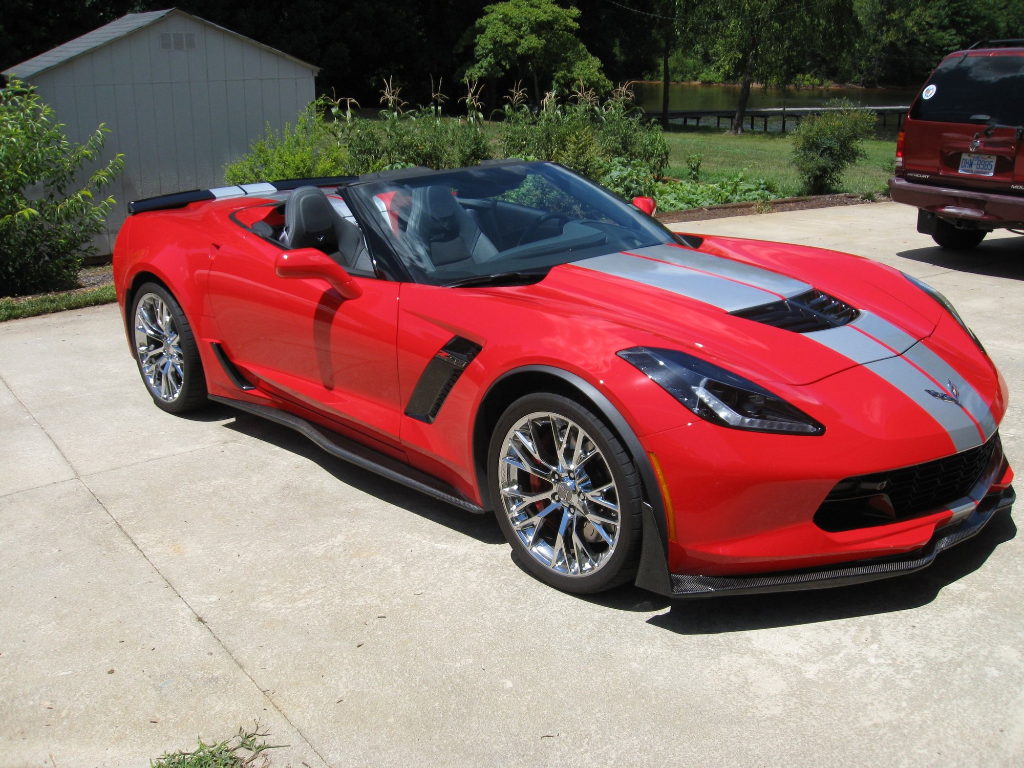 Chevrolet Corvette c6 Cabrio красная