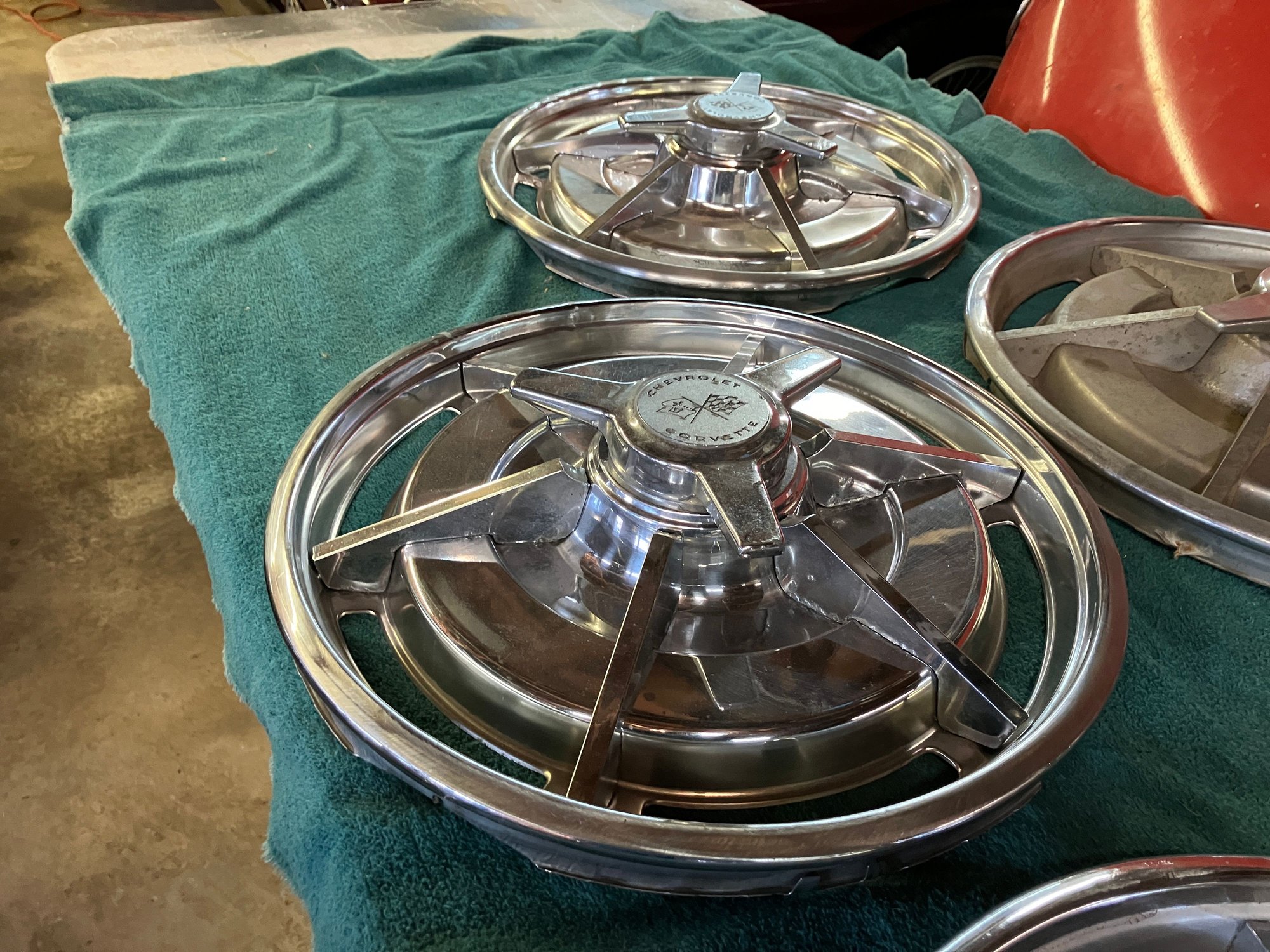 FS (For Sale) 1963 hubcaps CorvetteForum Chevrolet Corvette Forum