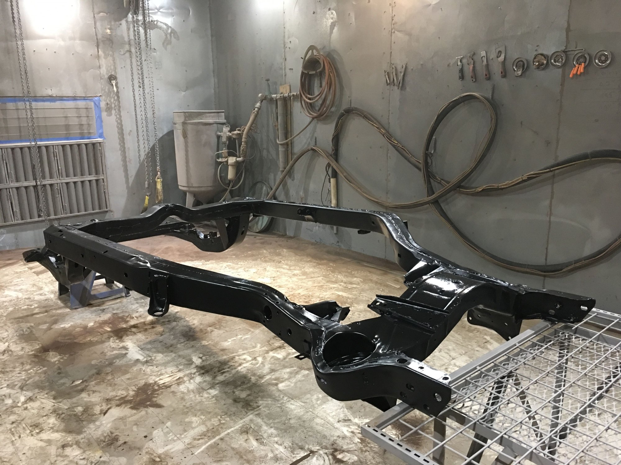 Frame sandblasting and paint. 