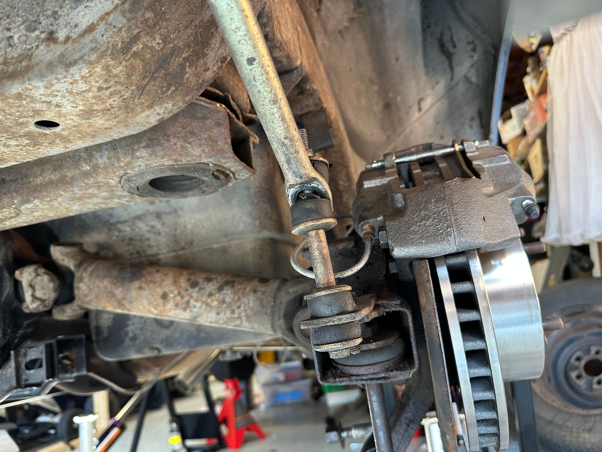 C2 Do you recognize this rear sway bar? Also need a sanity check