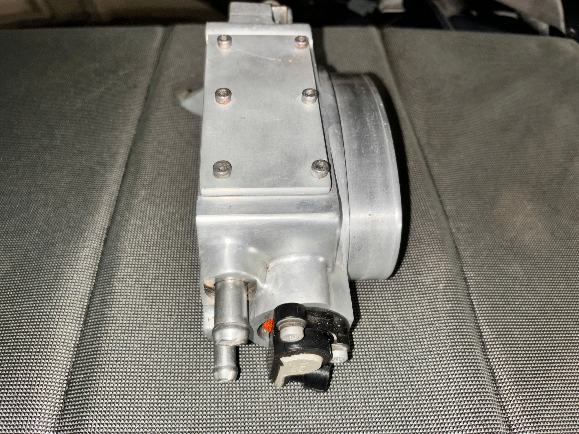 1992-1993 Corvette Throttle Body - LT1 57L - 52mm - CA main image 1