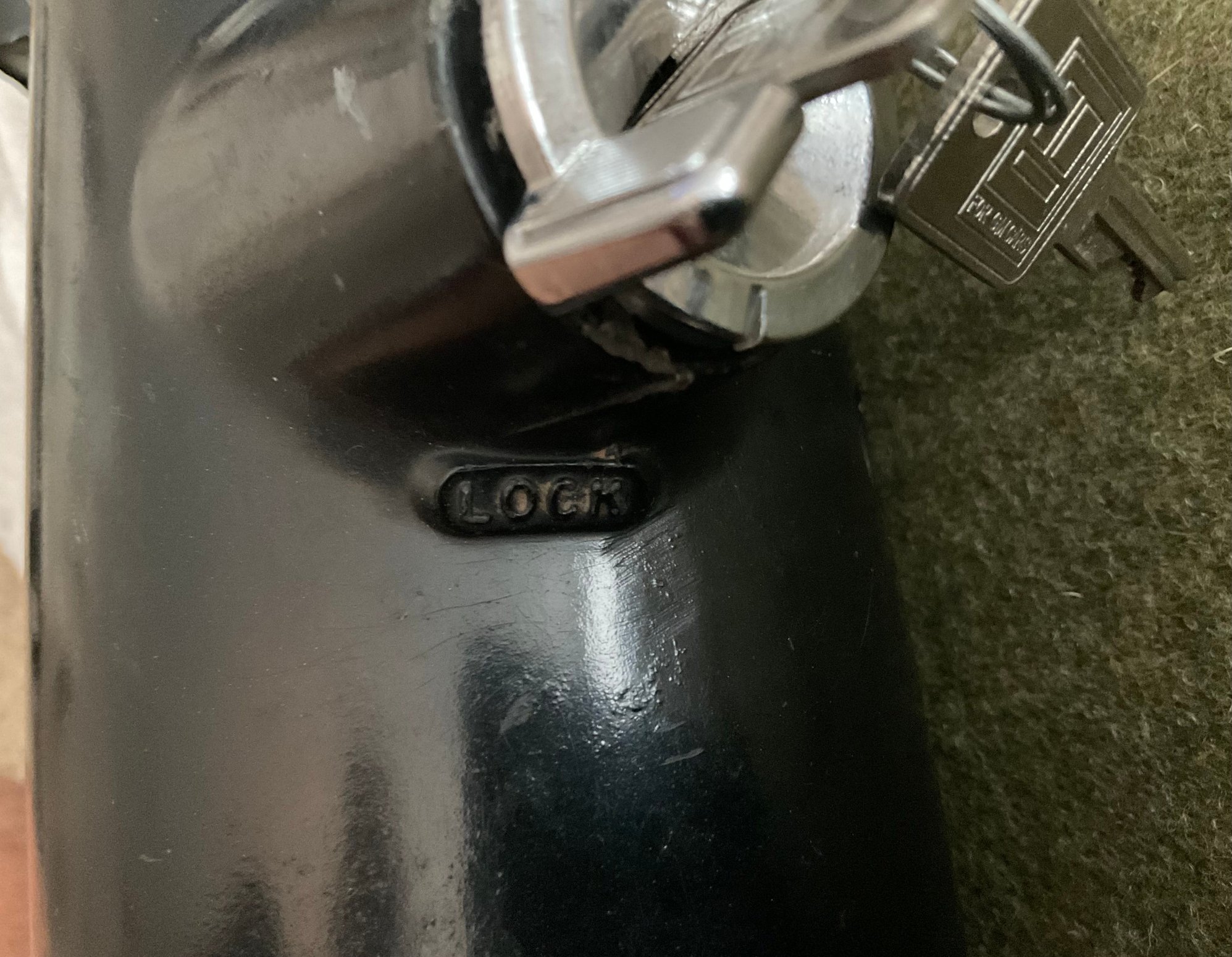 Oval Lock Embossing
