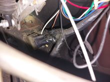 The bulkhead connector is difficult to reach and can be broken if you get to rough.