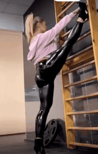 girl_splits_black_pants_lead_ezgif_com_video_to_gif_converter_e5530464e89c3507e0360c47050b4990596d73d0.gif