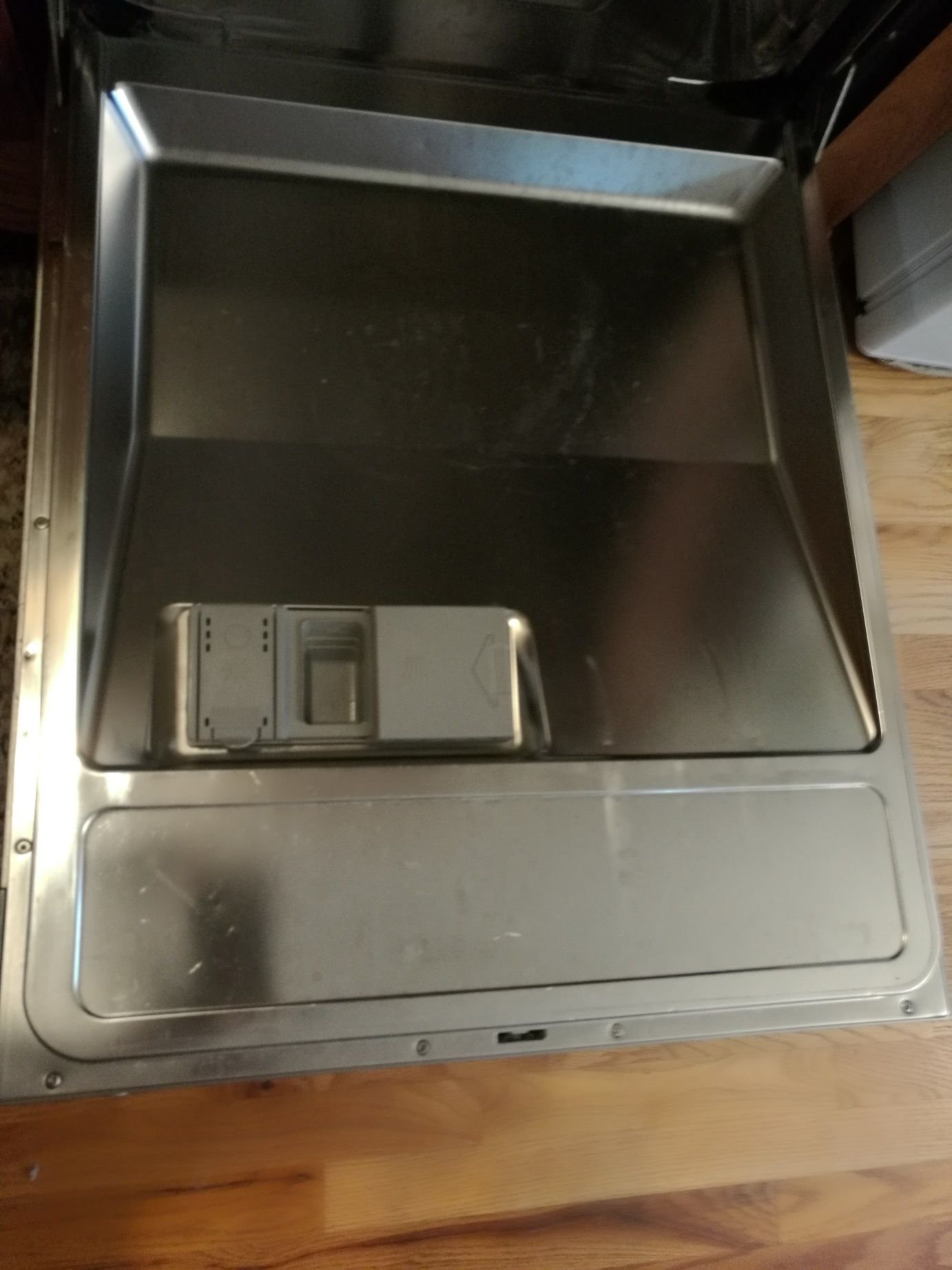 How to remove Bosch dishwasher panel SHE55M05UC/50?