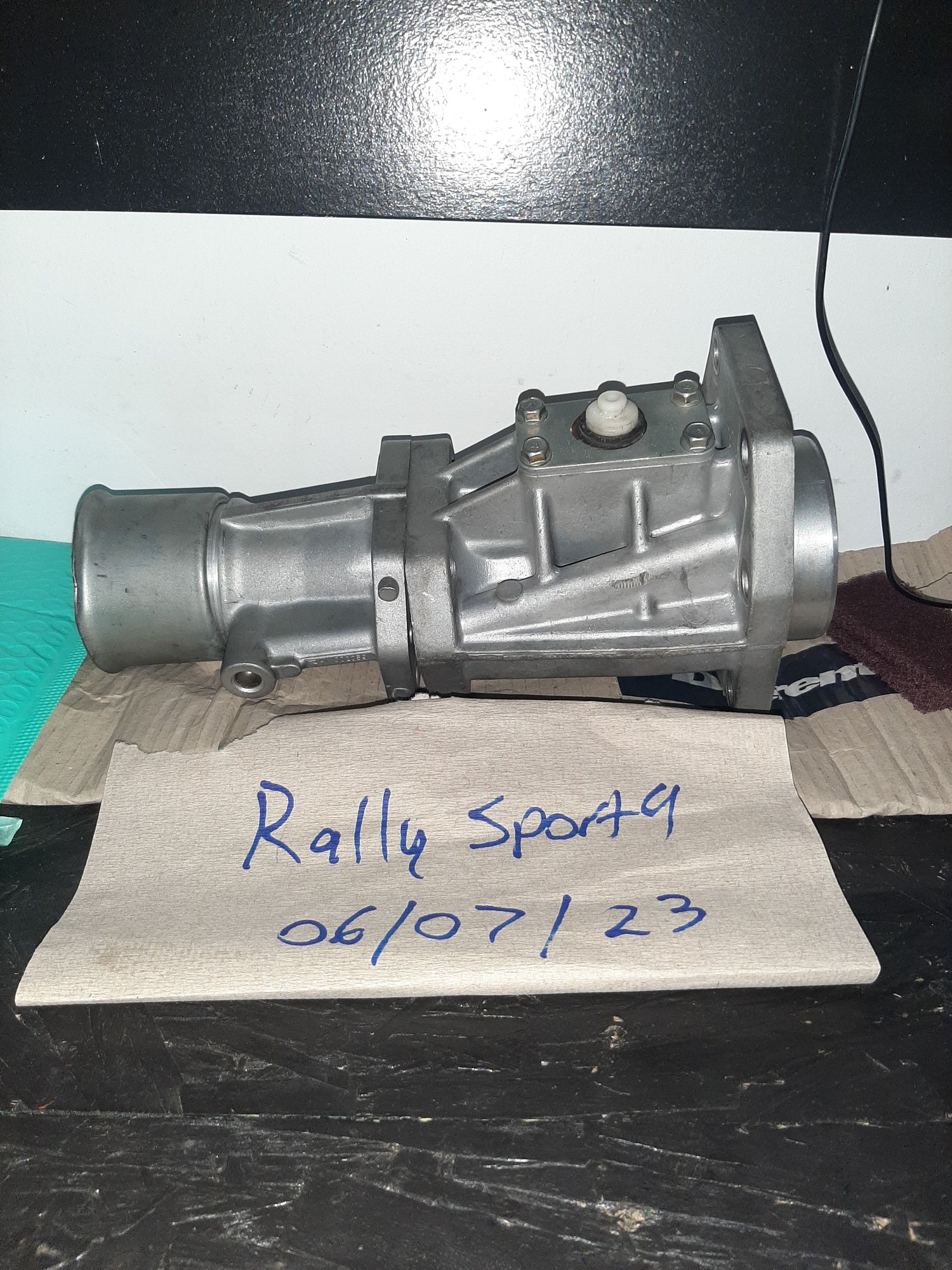 Drivetrain - Transfer case tail housing - Used - -1 to 2026  All Models - Winnipeg, ON R3R 3G, Canada