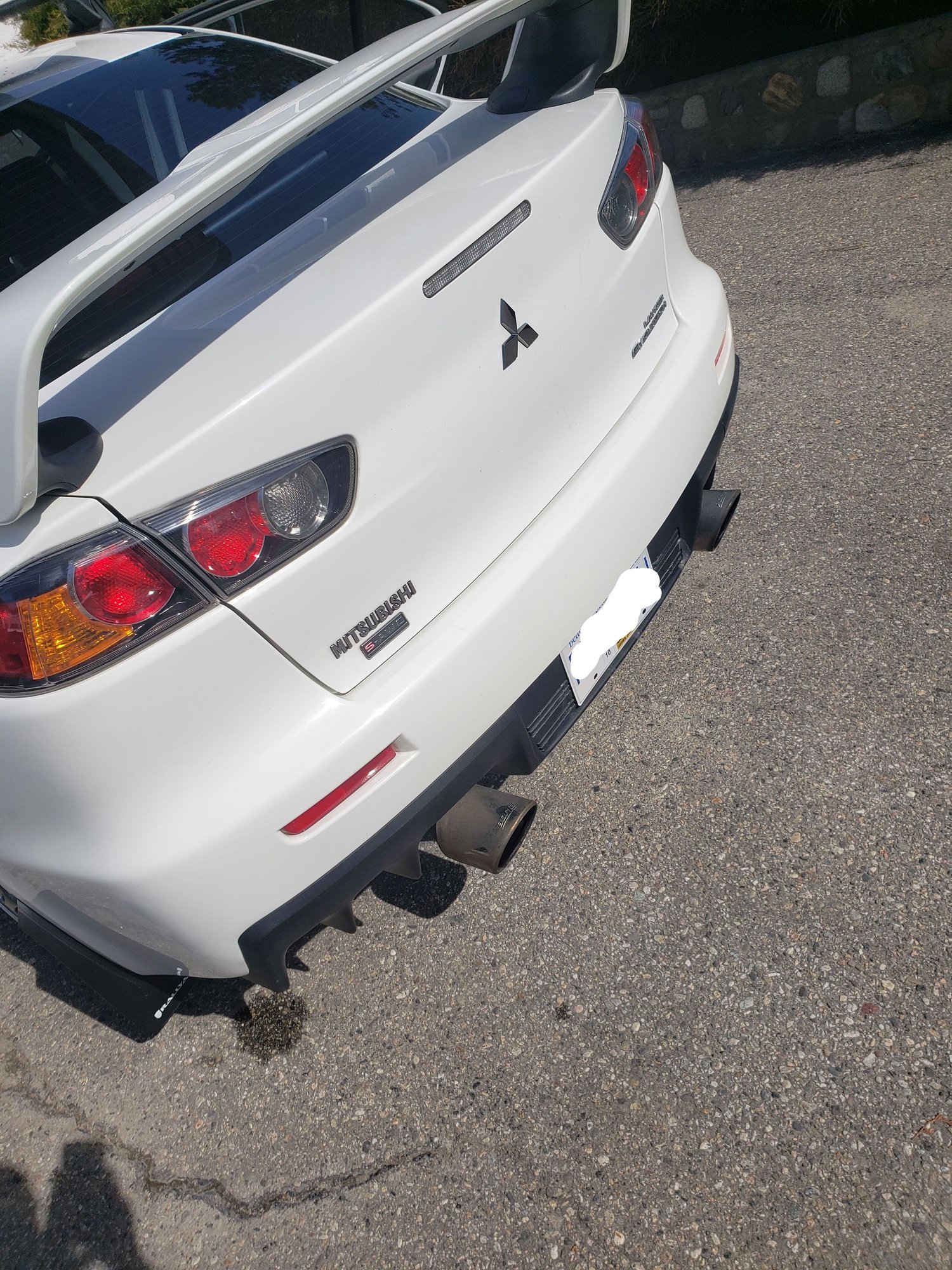 2012 Mitsubishi Lancer Evolution - Mitsubishi Lancer Evolution Evo X w GSR Handling.   Rare, stock, clean, low miles - Used - VIN JA32W8FV5CU601893 - 38,000 Miles - 4 cyl - AWD - Manual - Sedan - White - Kelowna, BC V1Z, Canada