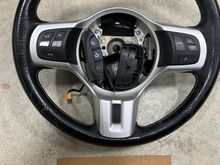 Oem steering wheel with buttons 