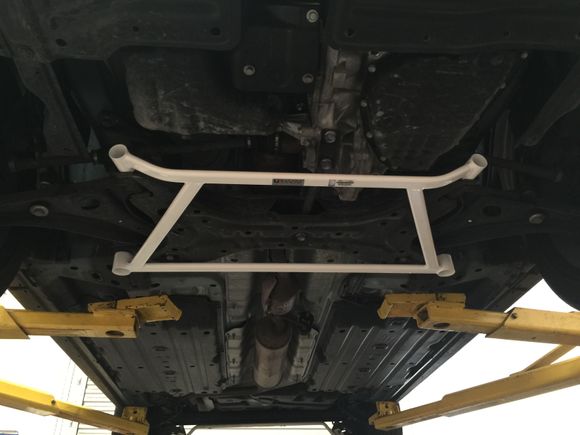 UR 4 point front lower chassis brace