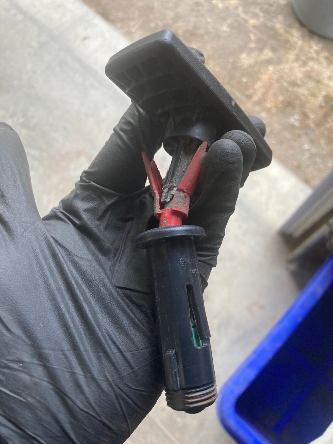 OEM Ford Bed extender locking tab..... Ford F150 Forum Community of