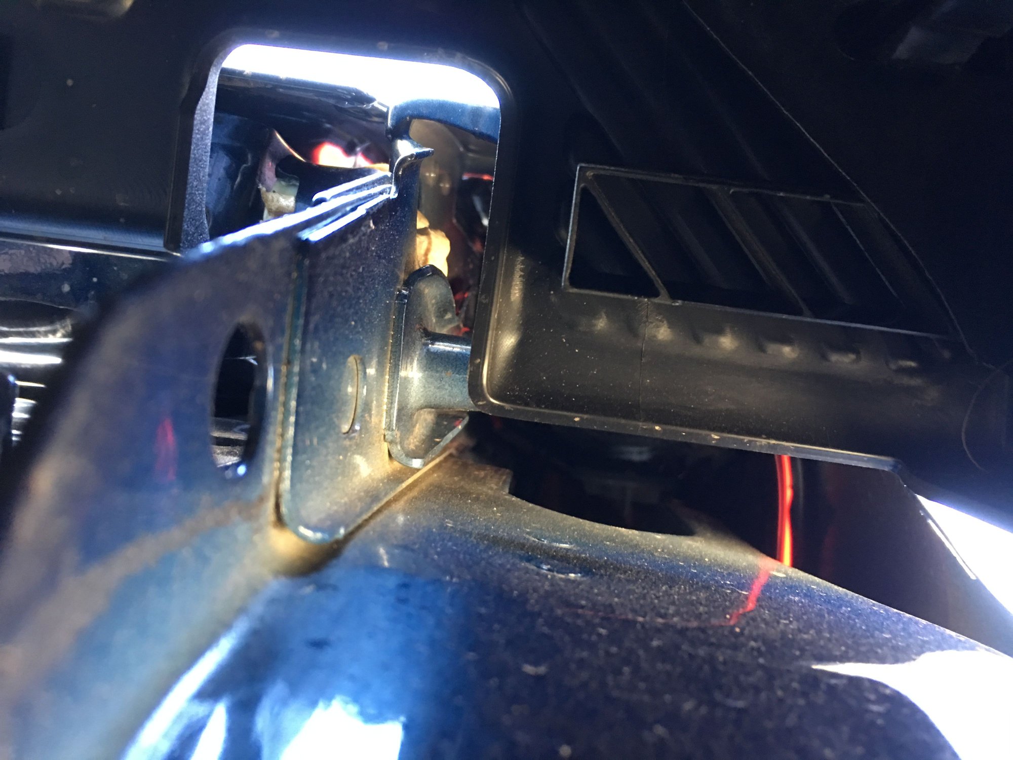 HowTo Install OEM Tailgate damper "tailgate assist" for 2015/2016