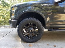 Front clearance with the 2.5" Pro Comp leveling kit