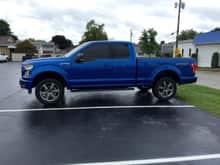 Leveling kit with stock tires